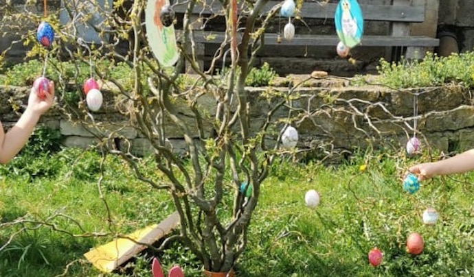 Bild "Kinderkram:2020-04-09_Bildergruss_Stella_und_Melia_Ausschnitt_690breit_max500hoch.JPG"